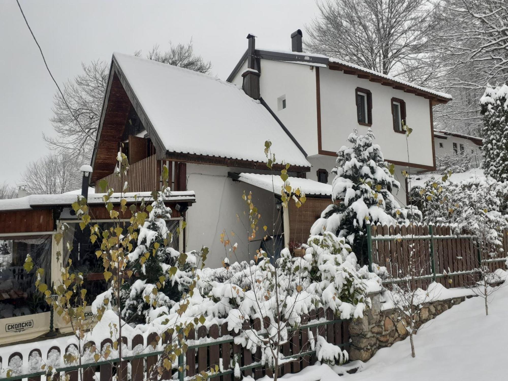 Restuarant-Apartments T'Ga Za Jug Lazaropole Zewnętrze zdjęcie